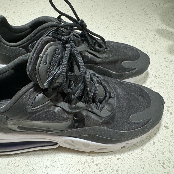 Nike AIRMAX BLACK ONLY WORN 3 times - Picture 3 of 7
